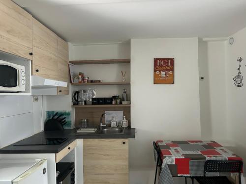 Imagen de la galería de Appartement avec terrasse à Rosny-sous-Bois, en Rosny-sous-Bois