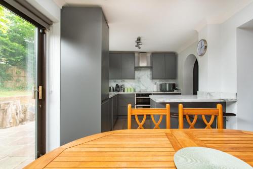 Gallery image of Charming Retreat Near Grange Hill Central Line in Chigwell