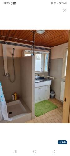 Ένα μπάνιο στο Maison chaleureuse
