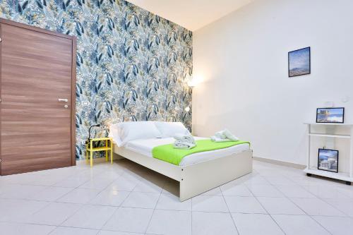GuestHost - Track Station Studio Apartment - with Netflix