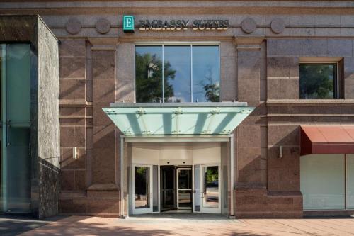 Exteriér nebo vchod ubytování Embassy Suites by Hilton Washington DC Chevy Chase Pavilion