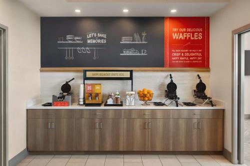Η κουζίνα ή μικρή κουζίνα στο Hampton Inn Virginia Beach-Oceanfront South