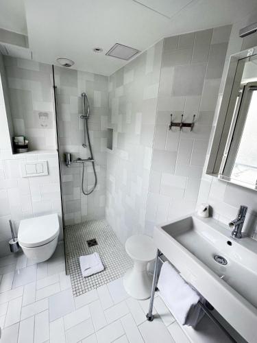 Un baño de Hôtel Mistral