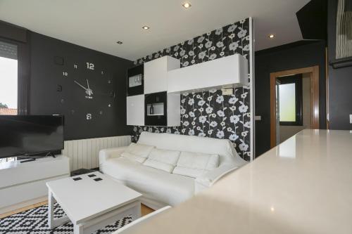 Φωτογραφία από το άλμπουμ του Apartamento en Valoria con piscina σε Valoria