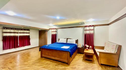 Letto o letti in una camera di Willostays Alpine Mansion 6bhk