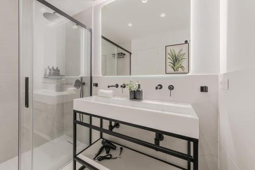 ISG apartments O'Donnell 2-2-FREE PARKING photo 8