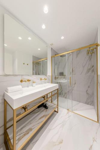 ISG apartments O'Donnell 2-2-FREE PARKING photo 6