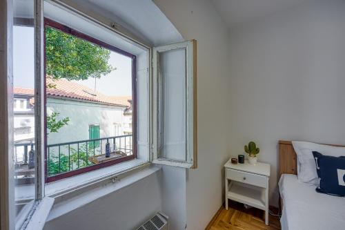 Old Bay Leave Town Apartment - Happy Rentals