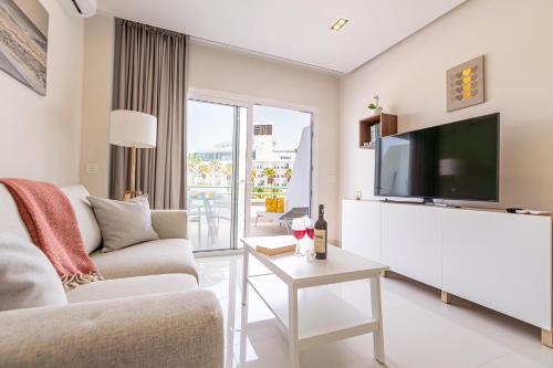 Apartment in beachfront complex in El Duque area, Costa Adeje