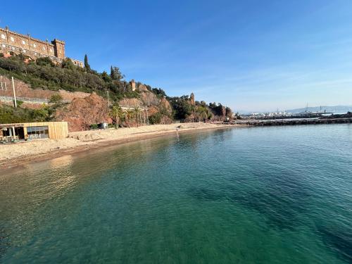 マンドリュー・ラ・ナプールにあるRiviera Beach Hotelのギャラリーの写真