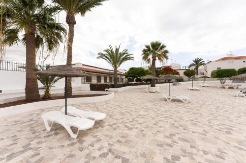 1 BR Condo Chapelas Costa del Silencio AC Pool WIFI