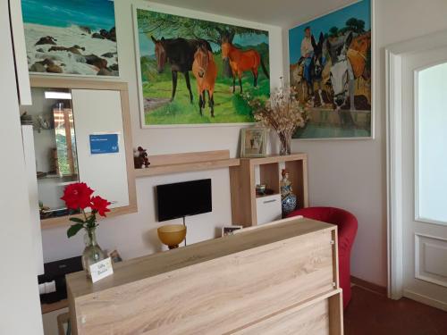 Μια τηλεόραση ή/και κέντρο ψυχαγωγίας στο B&B Villa Bucceri