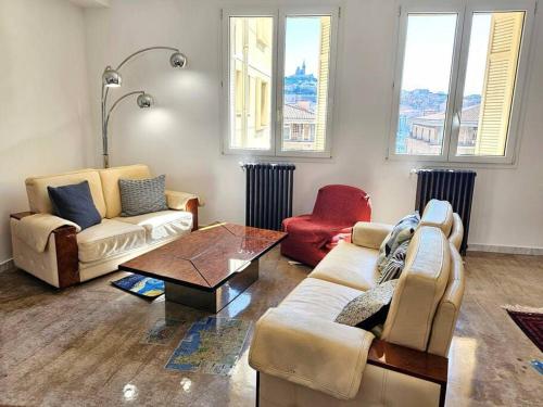Photo de la galerie de l'établissement 3 bedroom apartment with beautiful view old port, à Marseille