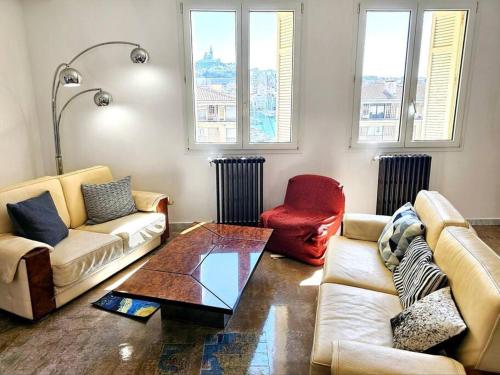 3 bedroom apartment with beautiful view old port