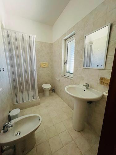 Ένα μπάνιο στο B&B Bea