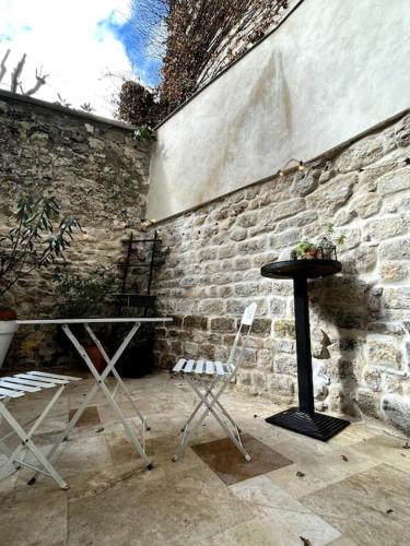 Grand triplex calme avec cour privée