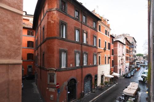 Modern pied a terre near Piazza Navona