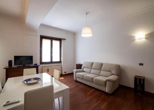 Una televisión o centro de entretenimiento en Richard & Lulù in Rome