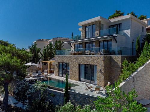 Villa Ivy - an award winning beachfront villa on the island of Brac near Split