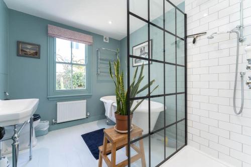 Host & Stay - Grove Townhouse photo 5