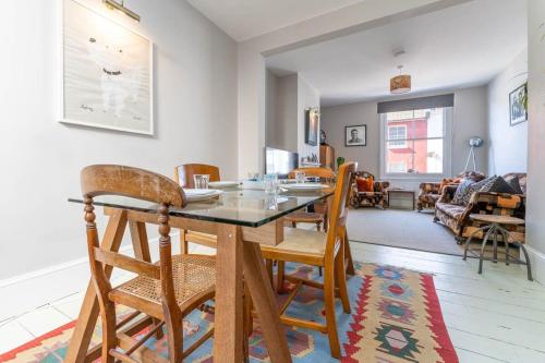 Host & Stay - Grove Townhouse photo 3
