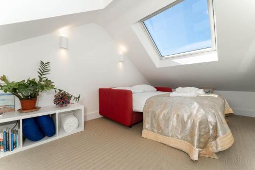 Host & Stay - Grove Townhouse photo 21