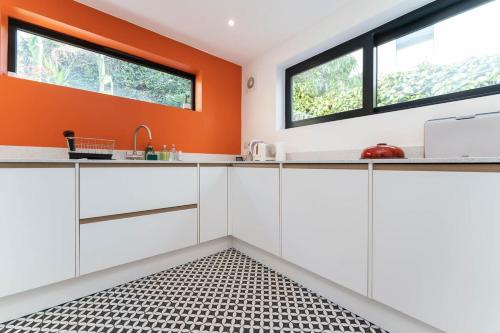 Host & Stay - Grove Townhouse photo 11