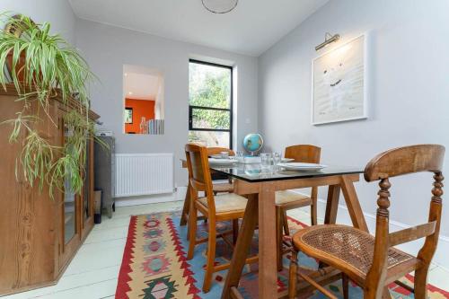 Host & Stay - Grove Townhouse photo 9