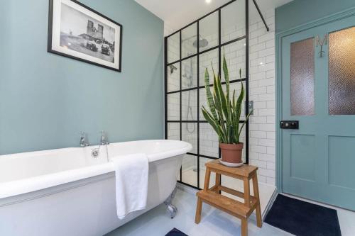 Host & Stay - Grove Townhouse photo 14