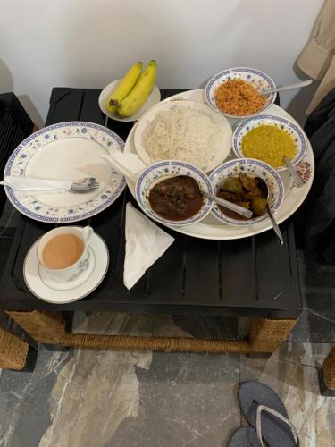 Makanan di atau berdekatan hotel
