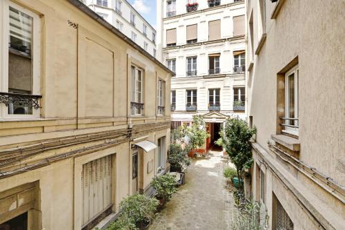 Pick A Flat's Apartement in Saint-Martin - Rue du faubourg Saint-Martin
