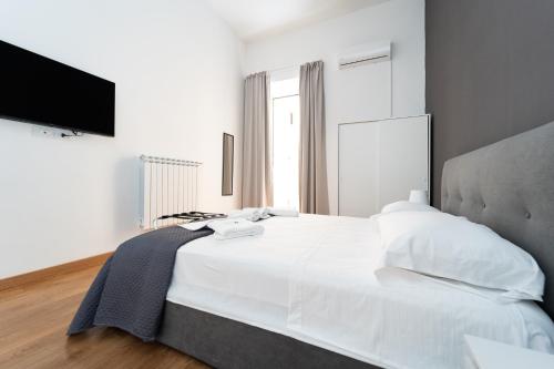 Elegant Apartment "Quattro Passi near Montesanto"