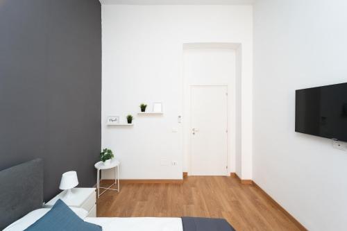 Elegant Apartment "Quattro Passi near Montesanto"