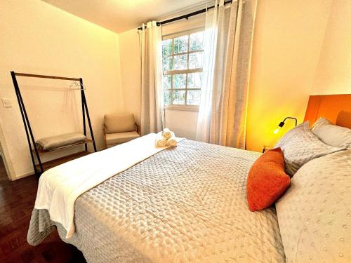 Postel nebo postele na pokoji v ubytování Apartamento reformado e moderno no Serraville