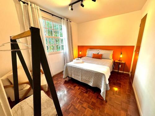 Postel nebo postele na pokoji v ubytování Apartamento reformado e moderno no Serraville