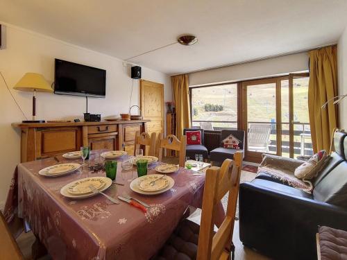 Appartement spacieux · Accès direct aux pistes · Balcon ensoleillé - FR-1-344-298