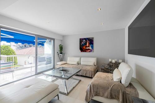 Beautiful apartment with sunny terrace