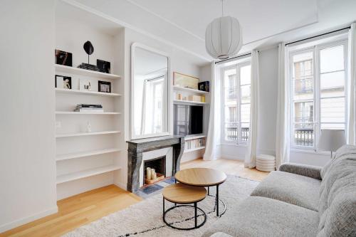 Appartement Moderne Champs-Elysées - Saint Honoré