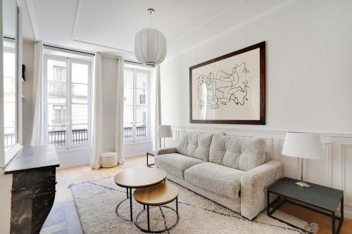 Appartement Moderne Champs-Elysées - Saint Honoré