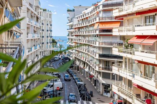 Harmony with private terrace - near Croisette