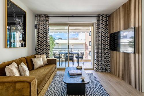 Harmony with private terrace - near Croisette