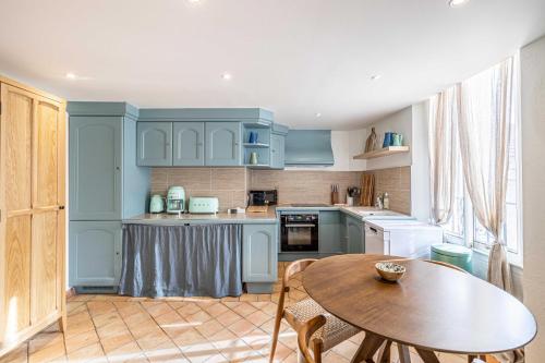 Charming apartment heart of Suquet neighborhood