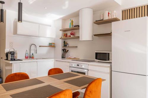 Charming apartment on Boulevard Alexandre III