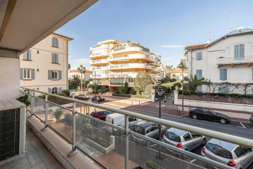 Charming apartment on Boulevard Alexandre III