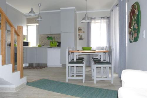 Casa Amarela - Ericeira center by the beach