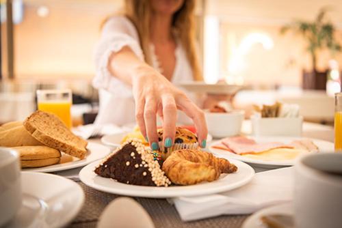 Еда / где поесть недалеко от апарт-отеля