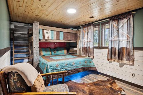 Ένα ή περισσότερα κρεβάτια σε δωμάτιο στο Buckhorn Lodge #3115