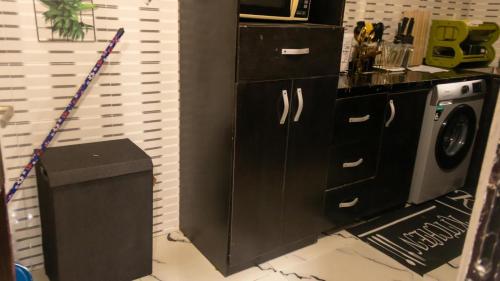 Una cocina o cocineta en Astonishing 2BD 3 BATH