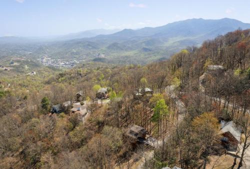 Gallery image of Emerald City Lights #203 in Gatlinburg