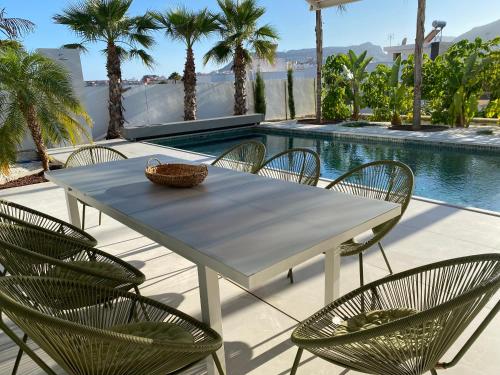 Bazén v ubytování Nueva villa lujo Calpe nebo v jeho okolí
